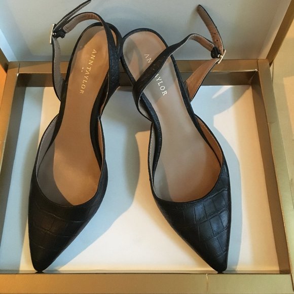 Stylish Ann Taylor Women Heel - Picture 1 of 3